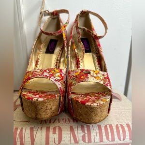 Floral Open Toe Corklike Heels wit Ankle-strap by Yoki Size 8